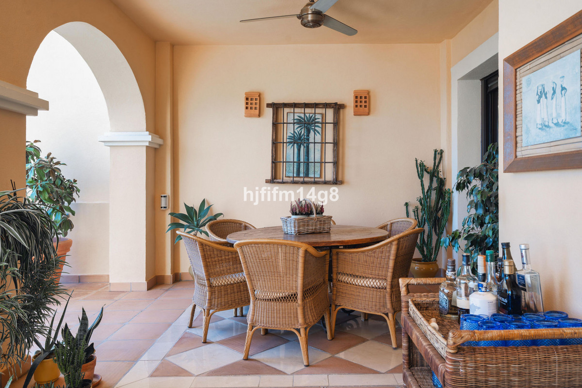 2 Bed Apartment for sale in Benahavís Costa Del Sol, Málaga, Spain