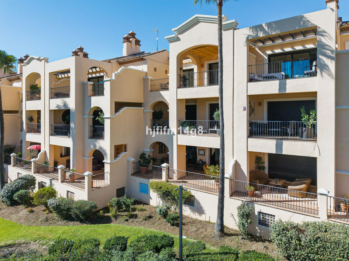 2 Bed Apartment for sale in Benahavís Costa Del Sol, Málaga, Spain
