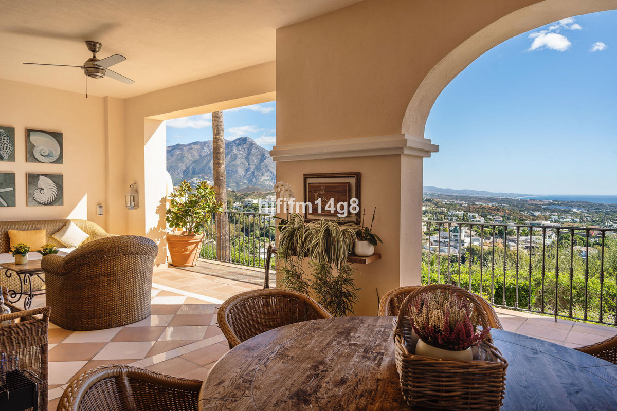 2 Bed Apartment for sale in Benahavís Costa Del Sol, Málaga, Spain