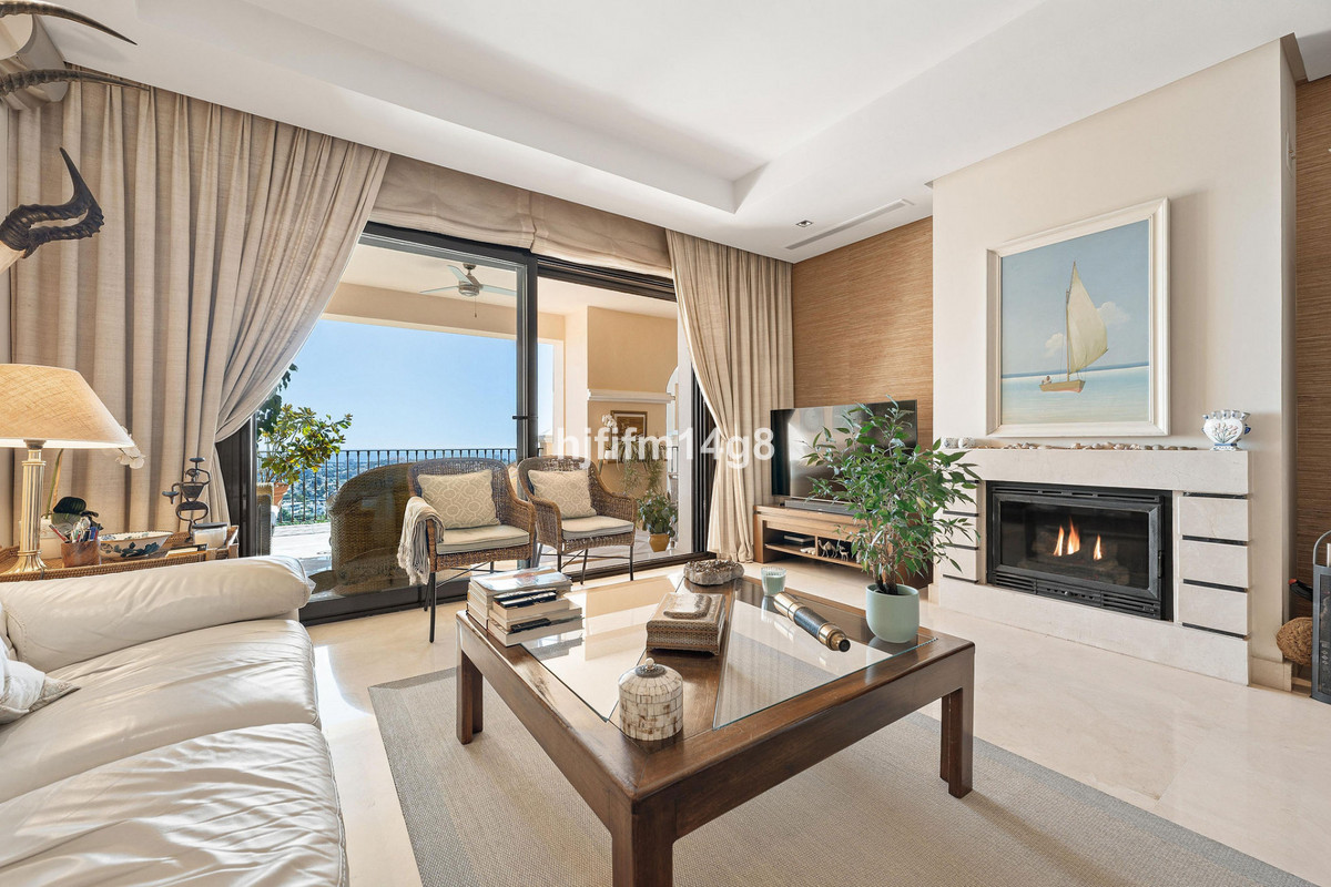 2 Bed Apartment for sale in Benahavís Costa Del Sol, Málaga, Spain