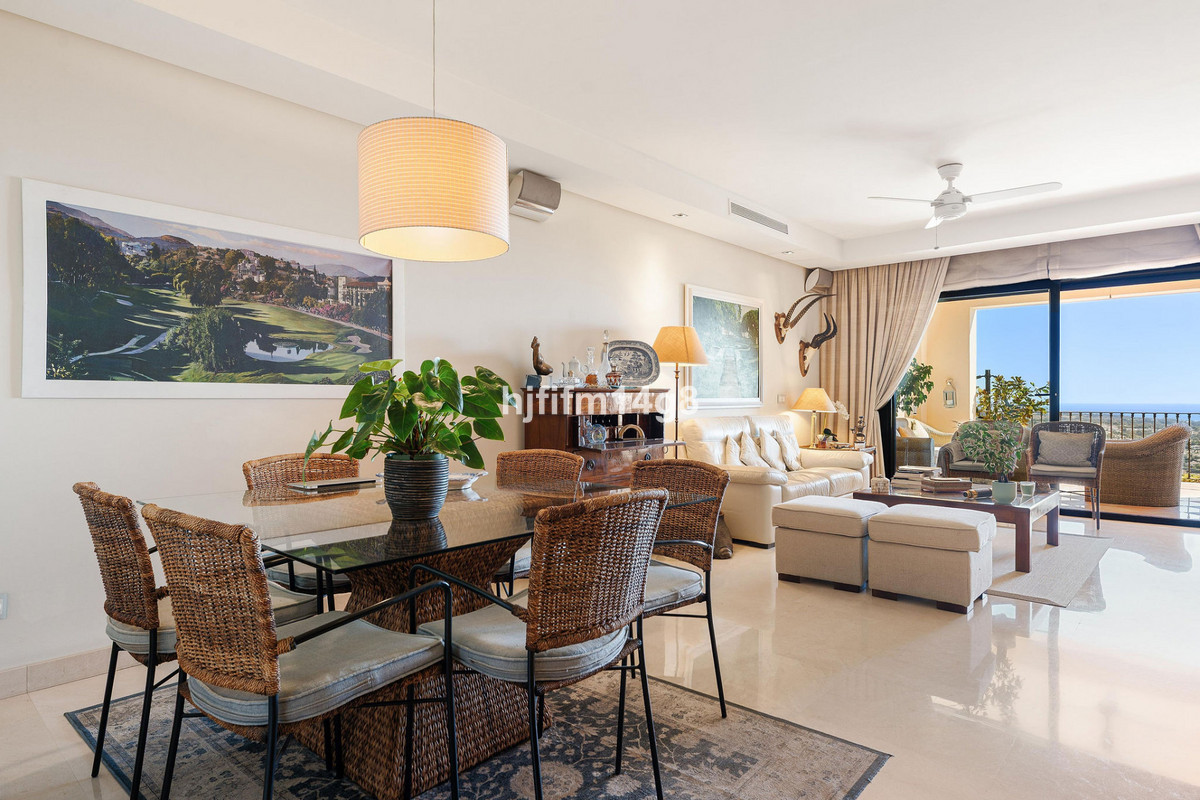 2 Bed Apartment for sale in Benahavís Costa Del Sol, Málaga, Spain
