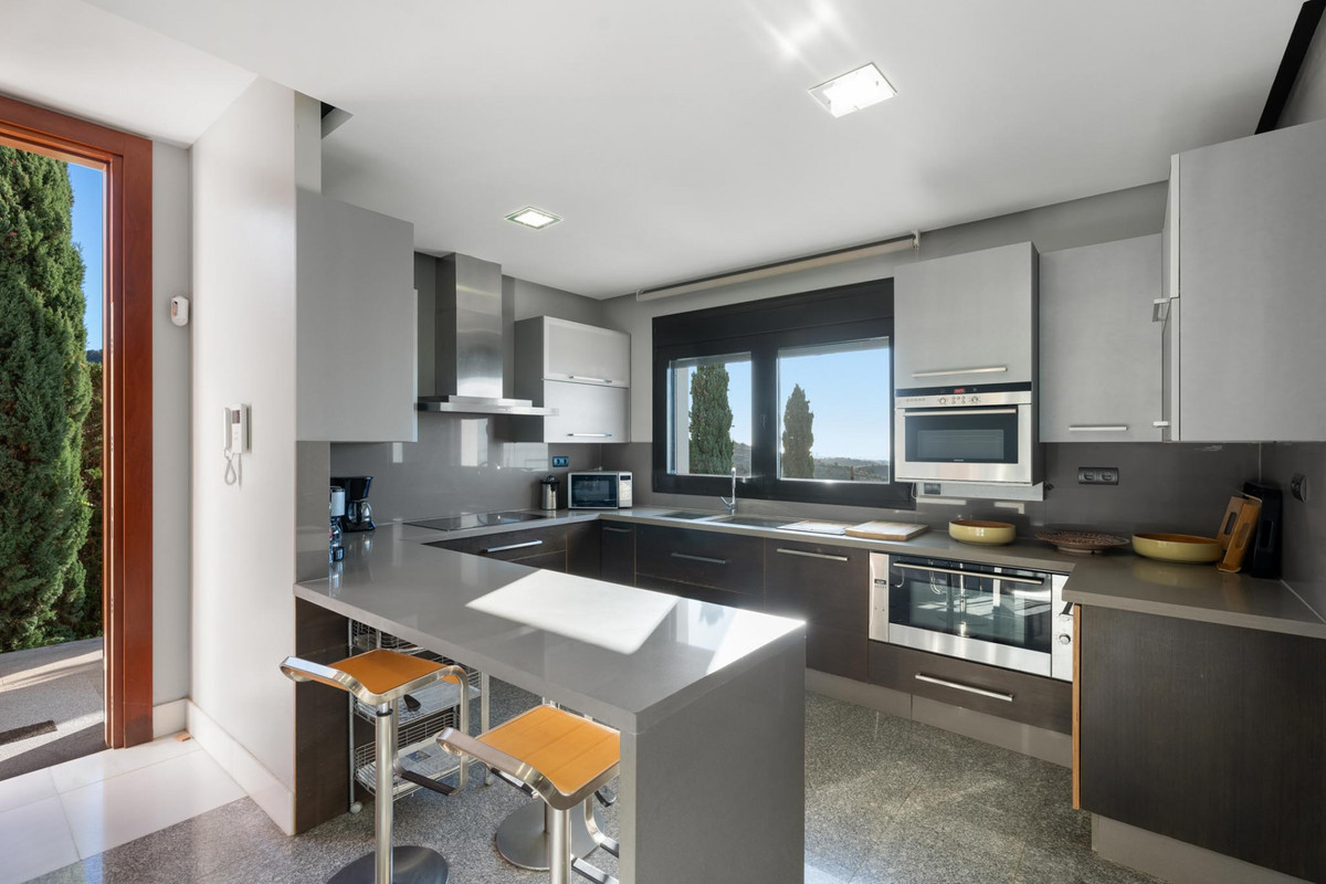 Se vende Villa - Chalet de 5 dormitorios en Costa Del Sol, Málaga, España