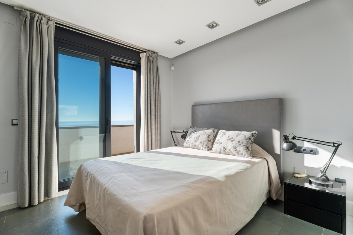 Se vende Villa - Chalet de 5 dormitorios en Costa Del Sol, Málaga, España