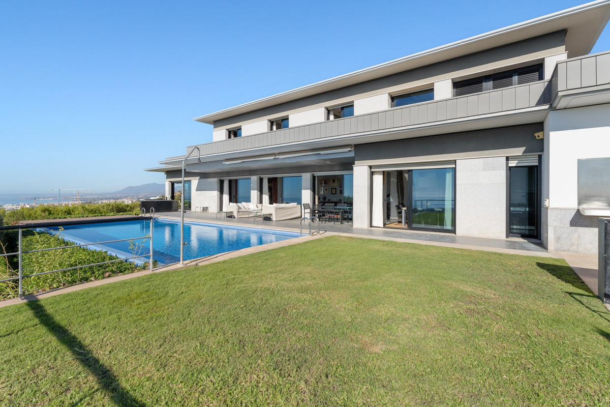 Se vende Villa - Chalet de 5 dormitorios en Costa Del Sol, Málaga, España