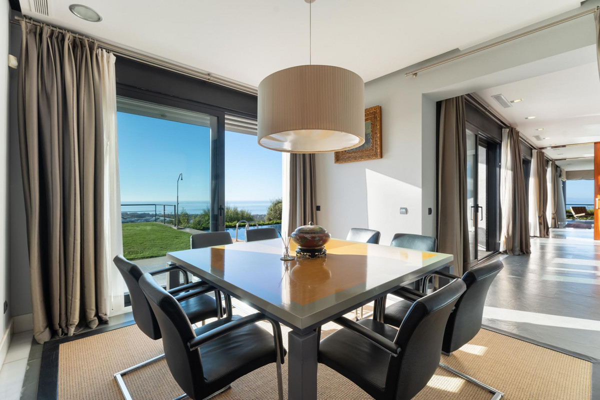 Se vende Villa - Chalet de 5 dormitorios en Costa Del Sol, Málaga, España