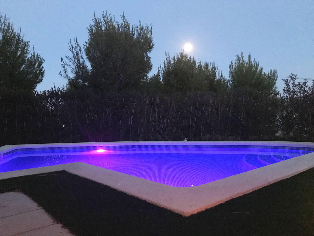 Se vende Villa - Chalet de 3 dormitorios en Costa Blanca, Alicante, España