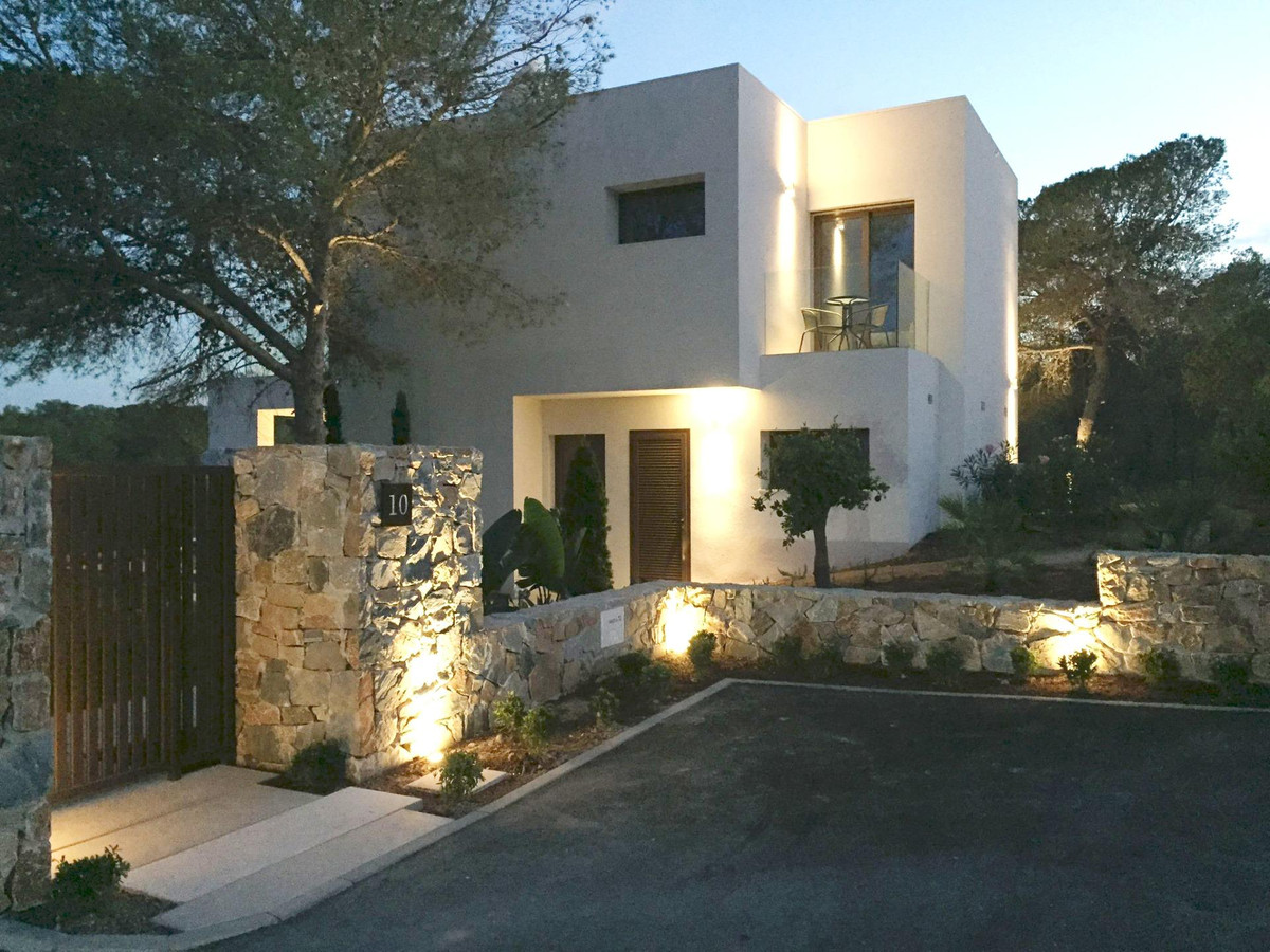 Se vende Villa - Chalet de 3 dormitorios en Costa Blanca, Alicante, España
