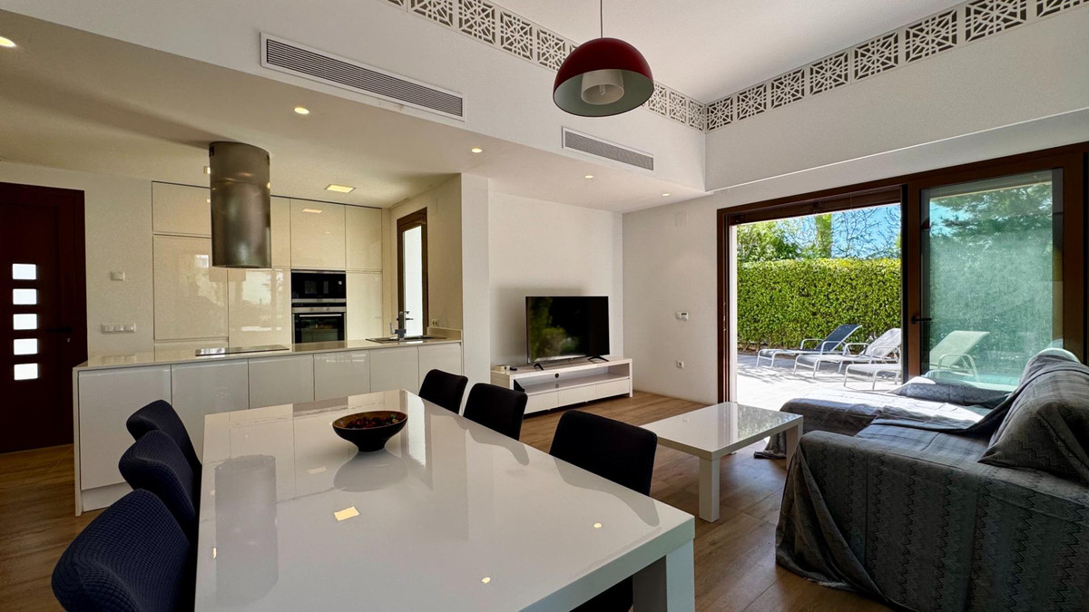 Se vende Villa - Chalet de 3 dormitorios en Costa Blanca, Alicante, España
