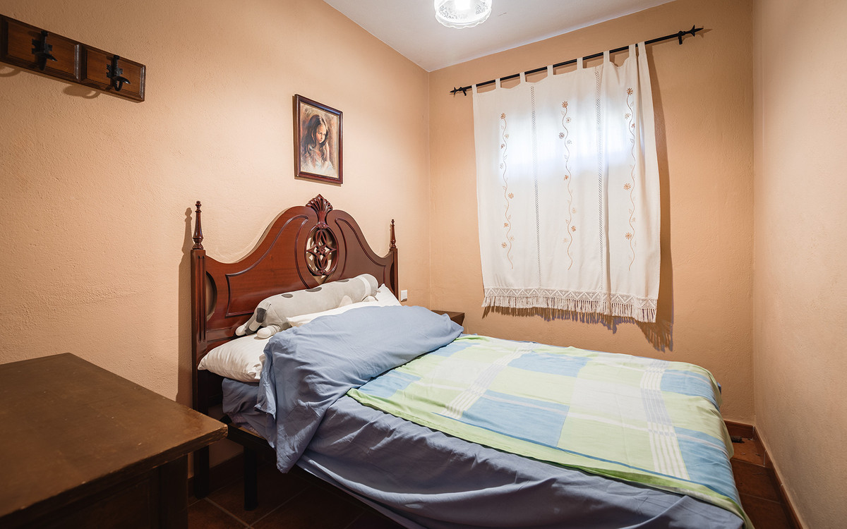 4 Bed Townhouse for sale in Ronda Costa Del Sol, Málaga, Spain