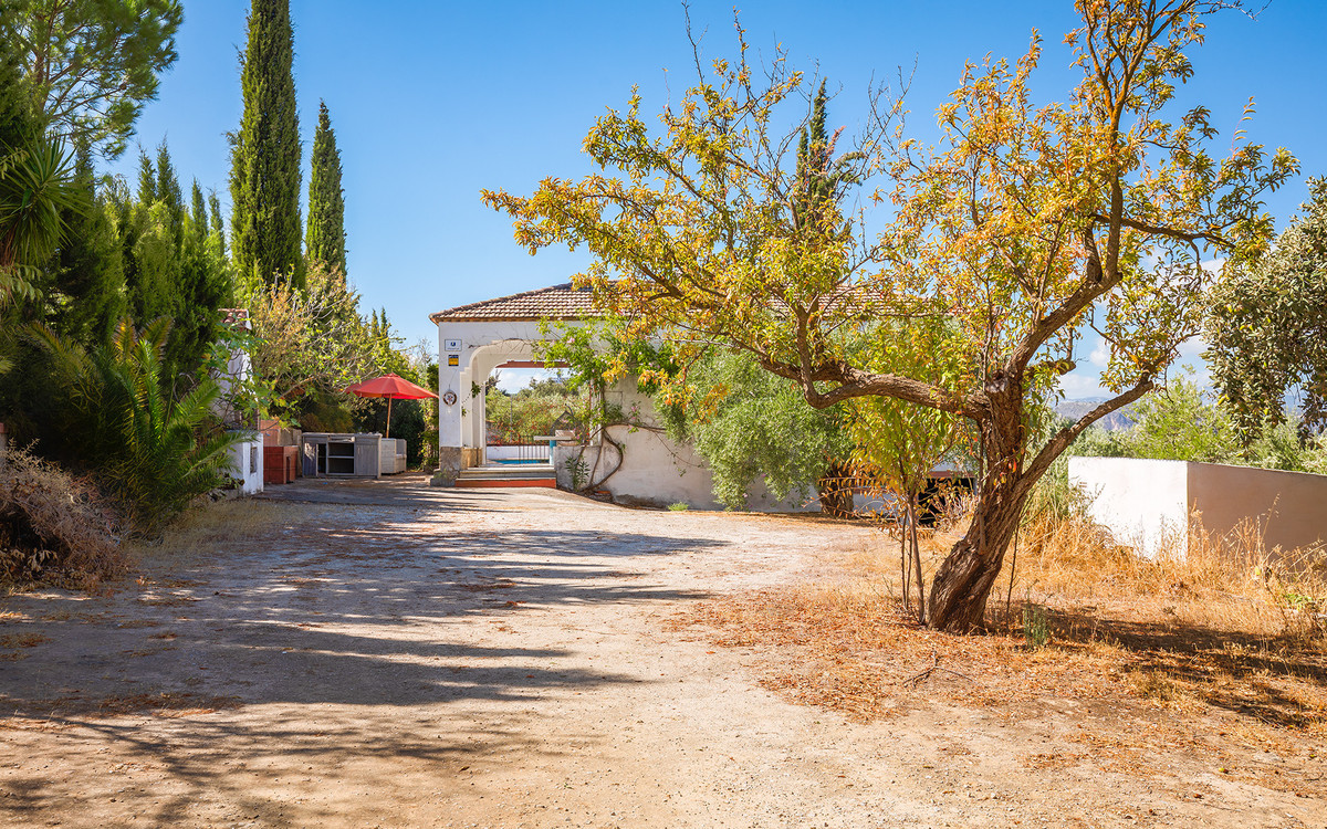 4 Bed Townhouse for sale in Ronda Costa Del Sol, Málaga, Spain
