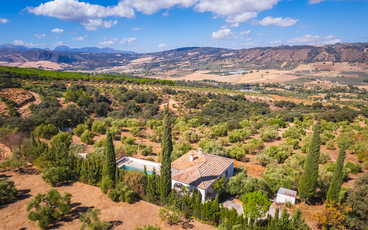 4 Bed Townhouse for sale in Ronda Costa Del Sol, Málaga, Spain