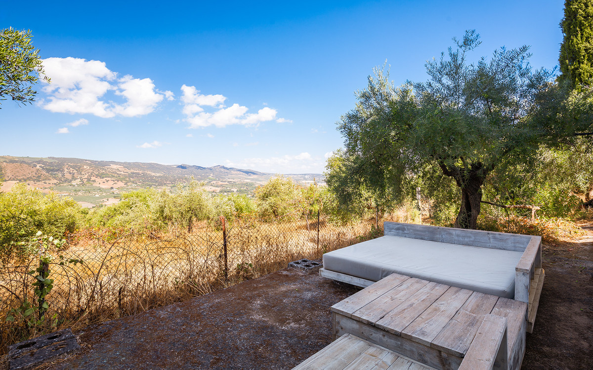 4 Bed Townhouse for sale in Ronda Costa Del Sol, Málaga, Spain