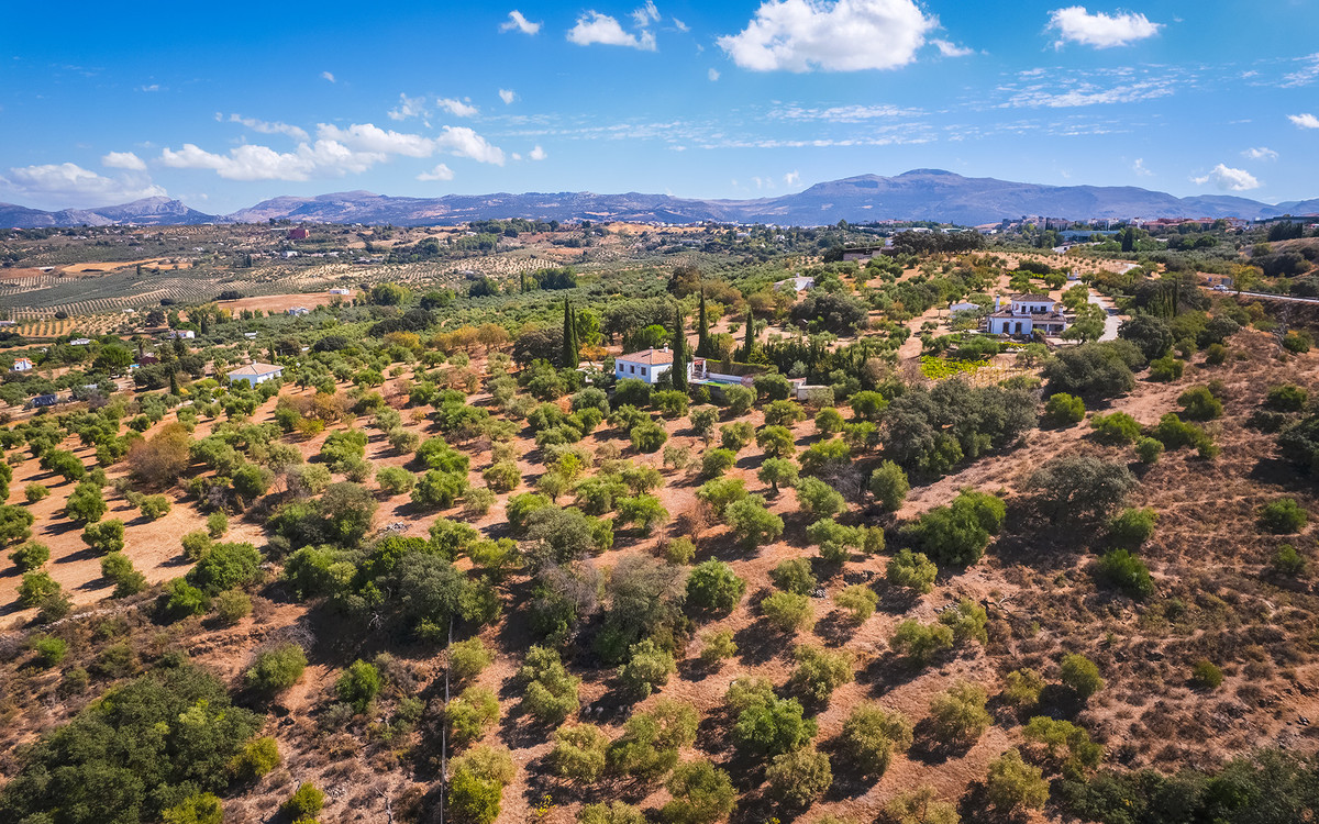 4 Bed Townhouse for sale in Ronda Costa Del Sol, Málaga, Spain