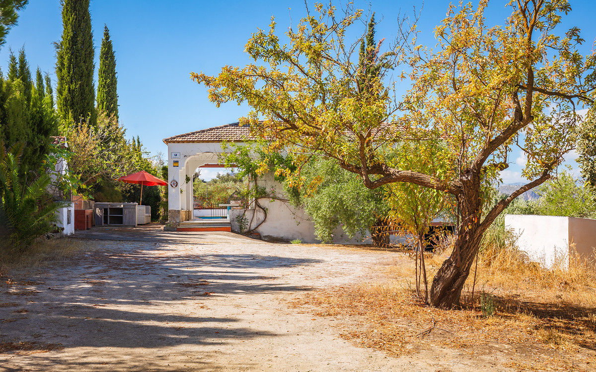 4 Bed Townhouse for sale in Ronda Costa Del Sol, Málaga, Spain