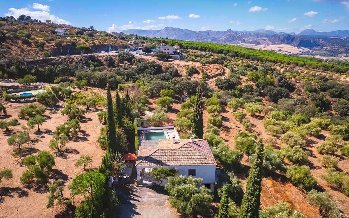4 Bed Townhouse for sale in Ronda Costa Del Sol, Málaga, Spain