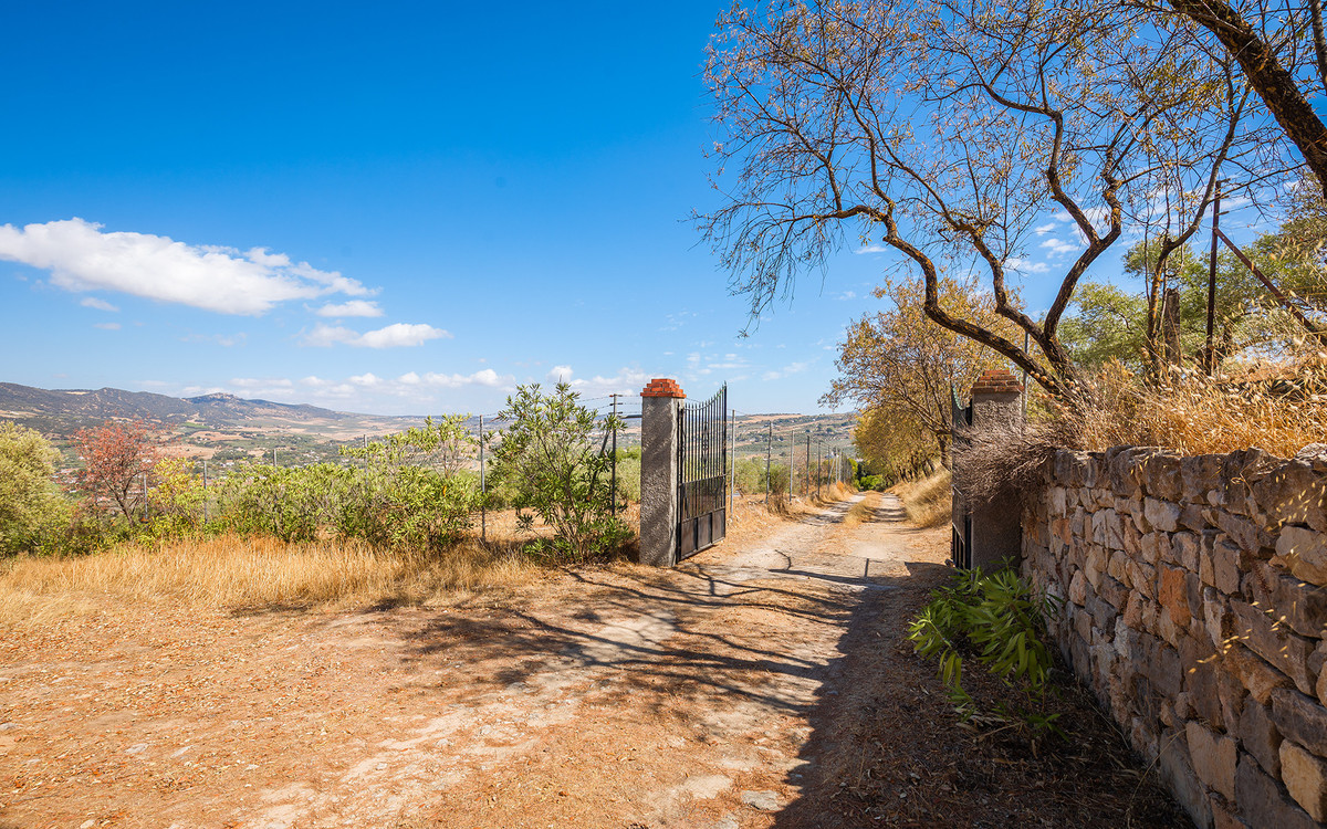 4 Bed Townhouse for sale in Ronda Costa Del Sol, Málaga, Spain