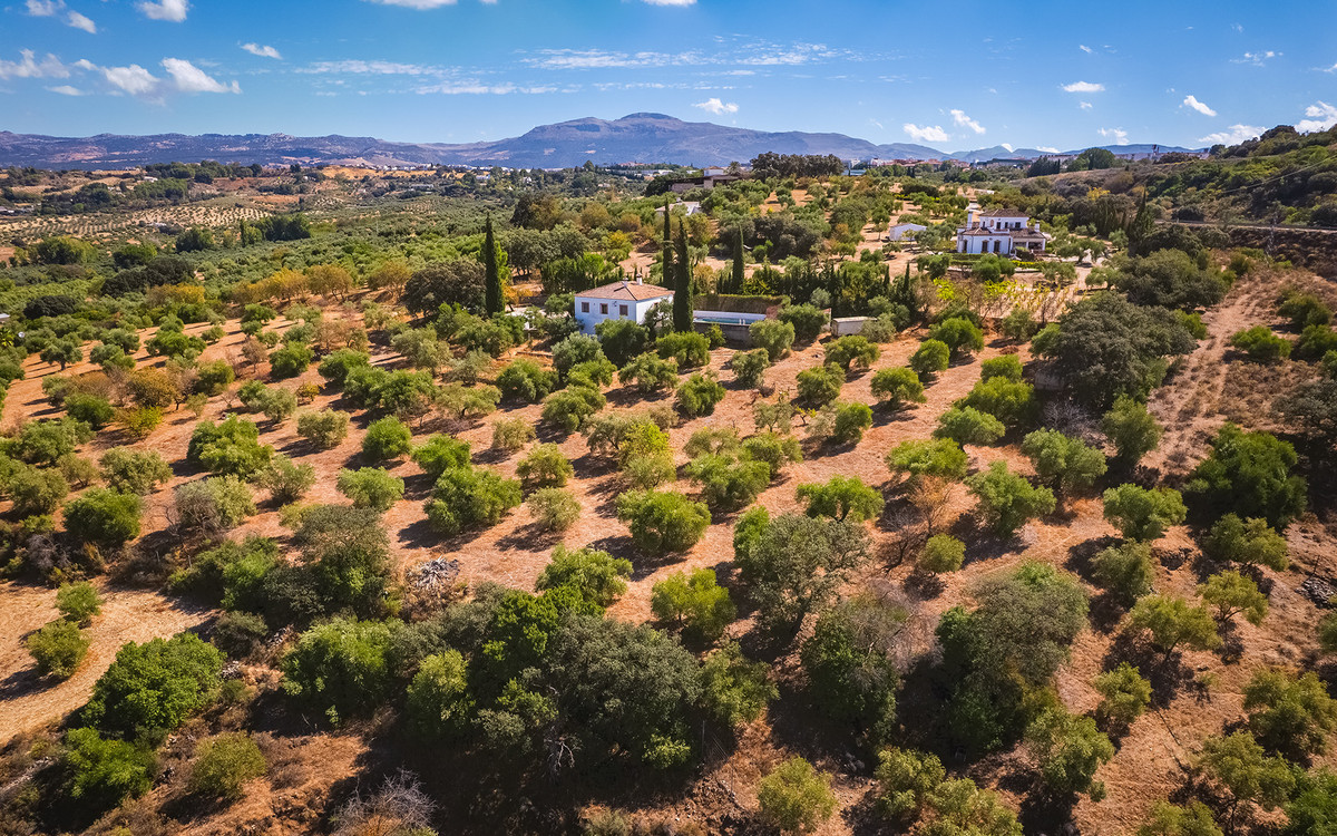 4 Bed Townhouse for sale in Ronda Costa Del Sol, Málaga, Spain