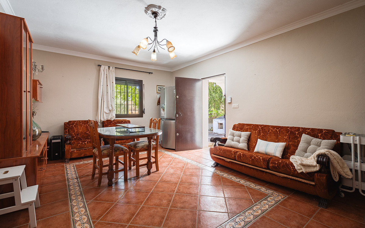 4 Bed Townhouse for sale in Ronda Costa Del Sol, Málaga, Spain