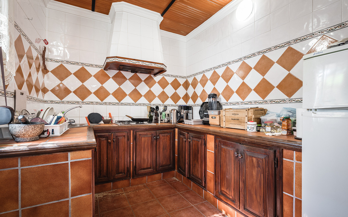 4 Bed Townhouse for sale in Ronda Costa Del Sol, Málaga, Spain