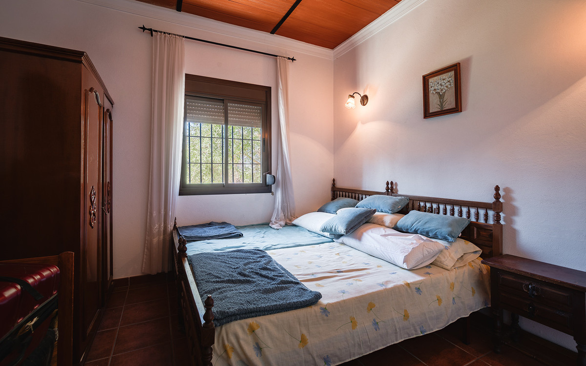 4 Bed Townhouse for sale in Ronda Costa Del Sol, Málaga, Spain