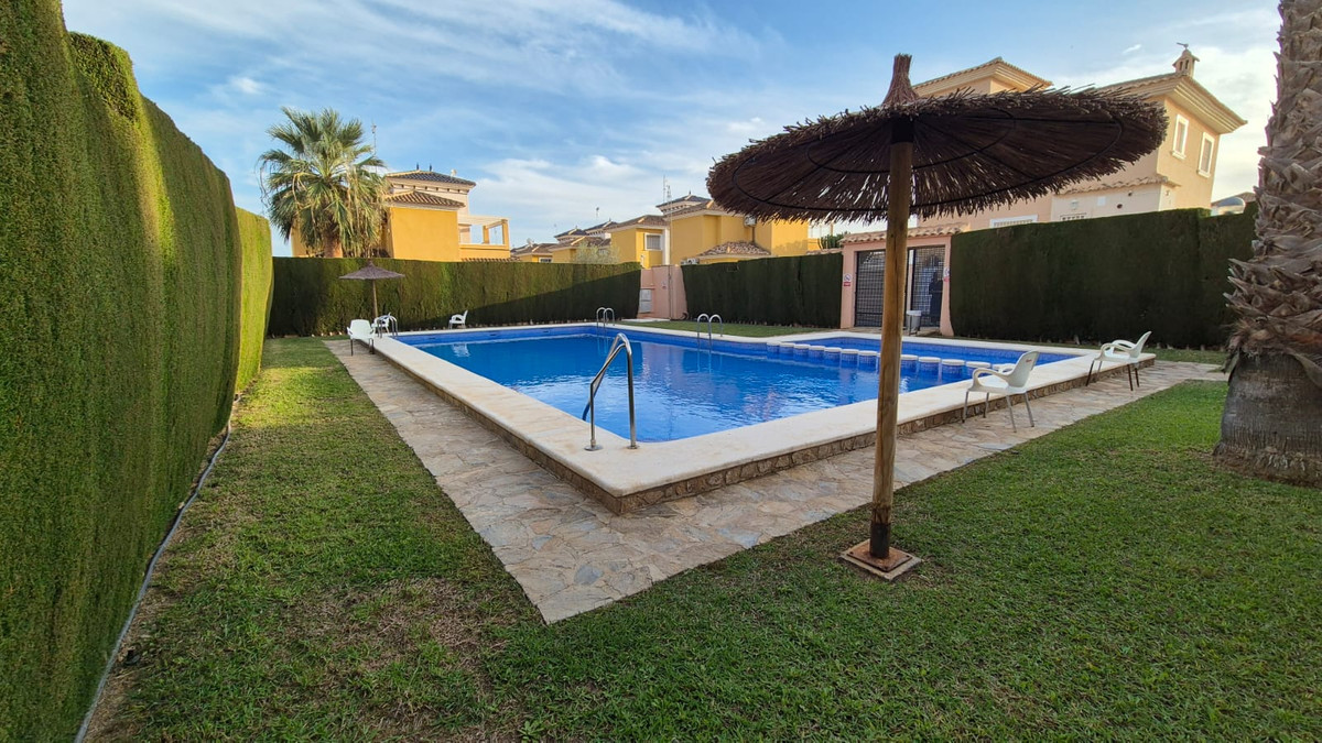 Se vende Villa - Chalet de 2 dormitorios en Costa Blanca, Alicante, España