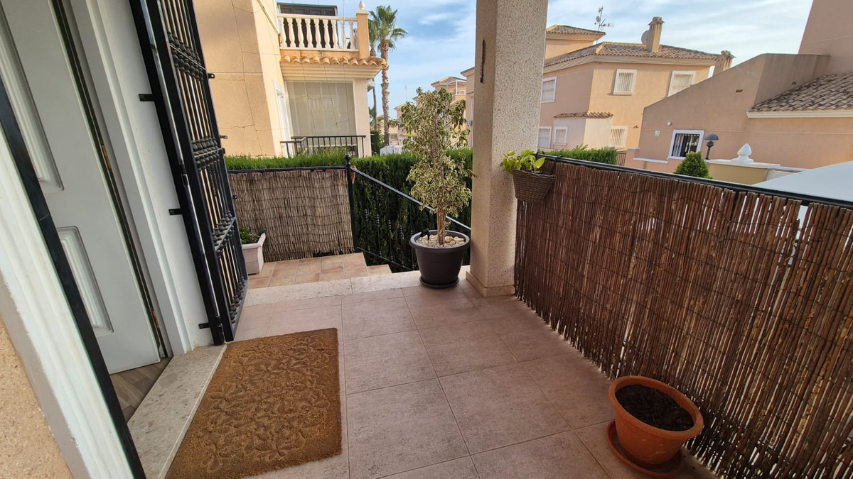 Se vende Villa - Chalet de 2 dormitorios en Costa Blanca, Alicante, España
