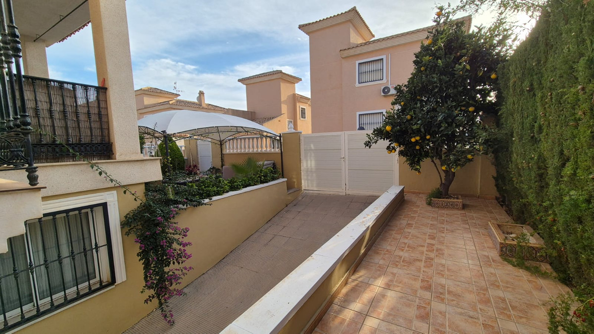 Se vende Villa - Chalet de 2 dormitorios en Costa Blanca, Alicante, España
