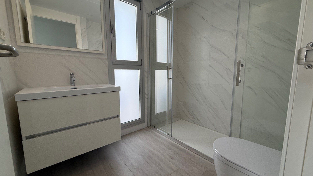 Se vende Villa - Chalet de 5 dormitorios en Costa Blanca, Alicante, España