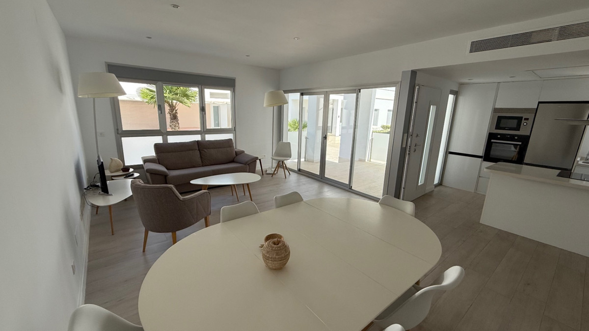 Se vende Villa - Chalet de 5 dormitorios en Costa Blanca, Alicante, España