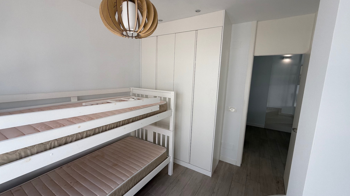 Se vende Villa - Chalet de 5 dormitorios en Costa Blanca, Alicante, España