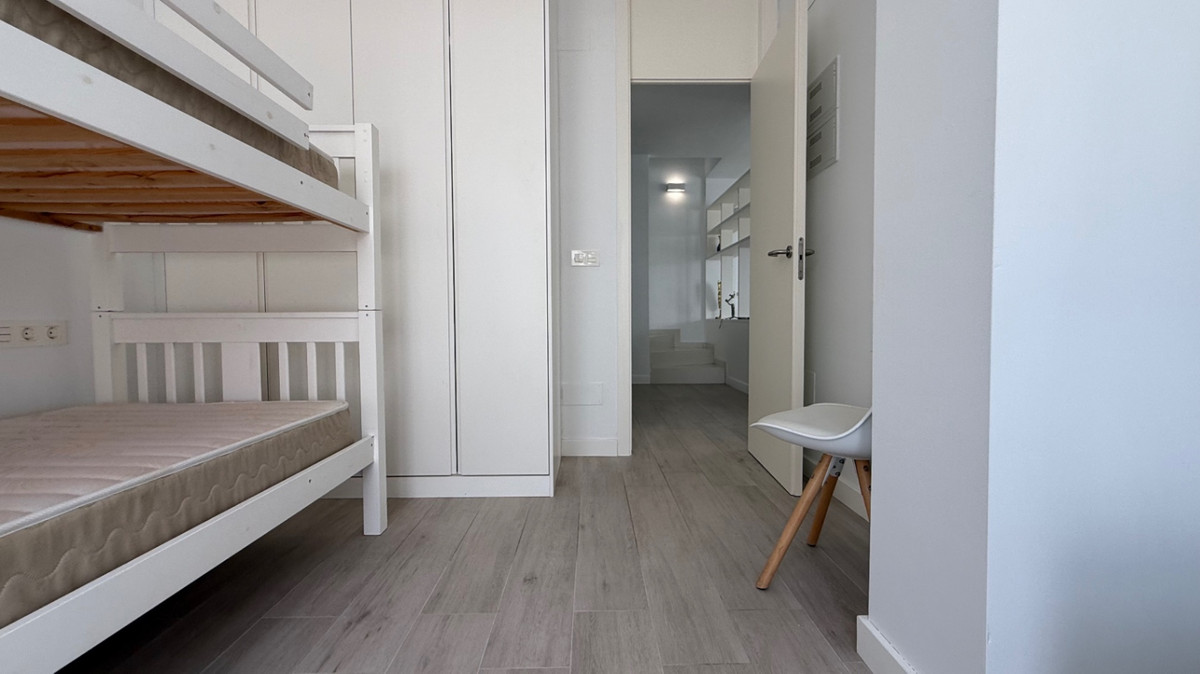 Se vende Villa - Chalet de 5 dormitorios en Costa Blanca, Alicante, España