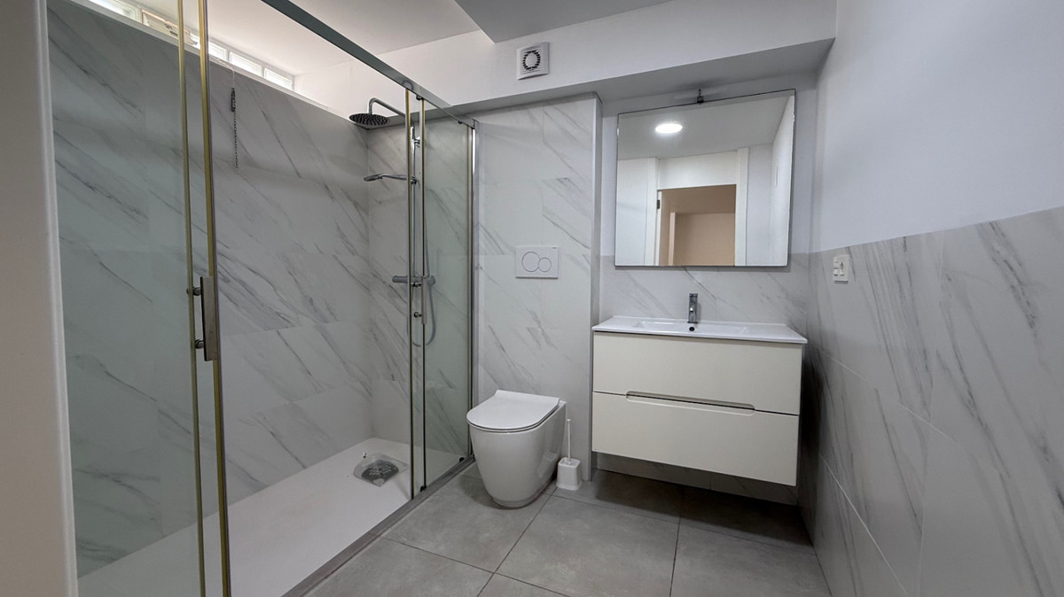 Se vende Villa - Chalet de 5 dormitorios en Costa Blanca, Alicante, España