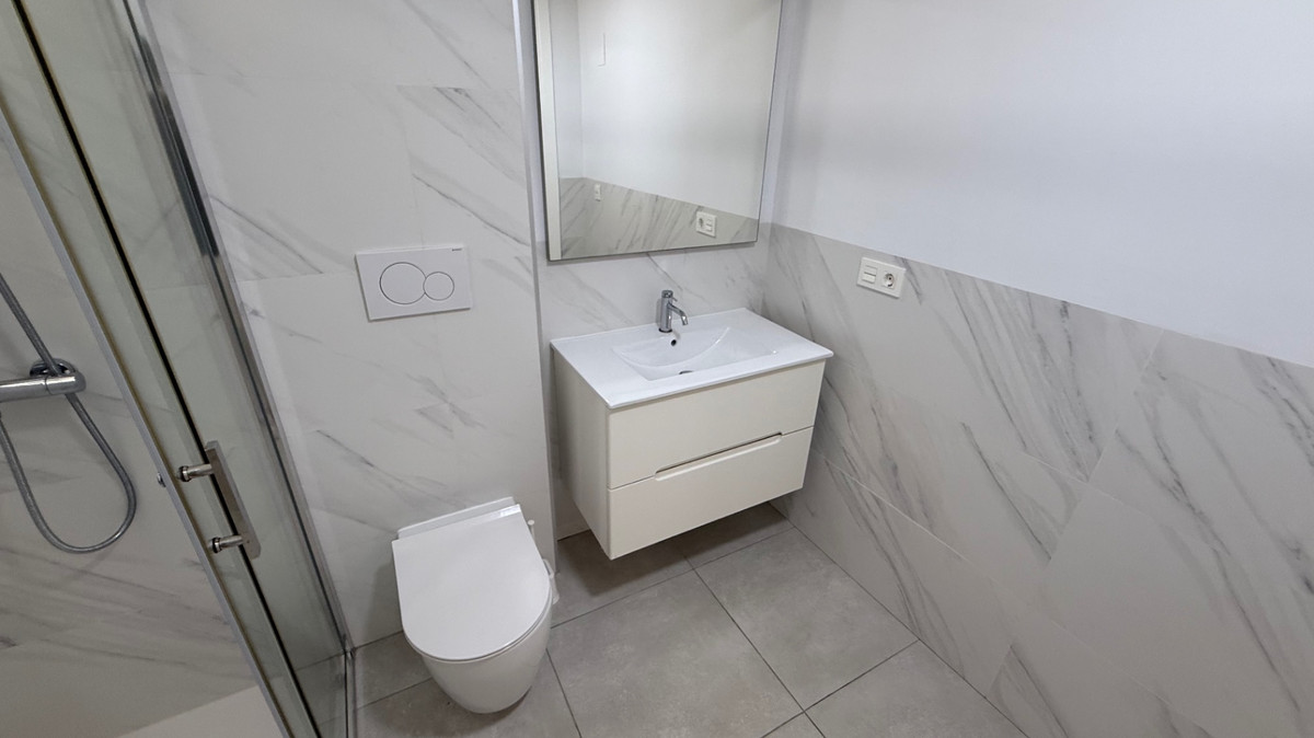 Se vende Villa - Chalet de 5 dormitorios en Costa Blanca, Alicante, España