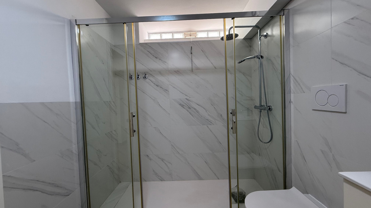 Se vende Villa - Chalet de 5 dormitorios en Costa Blanca, Alicante, España