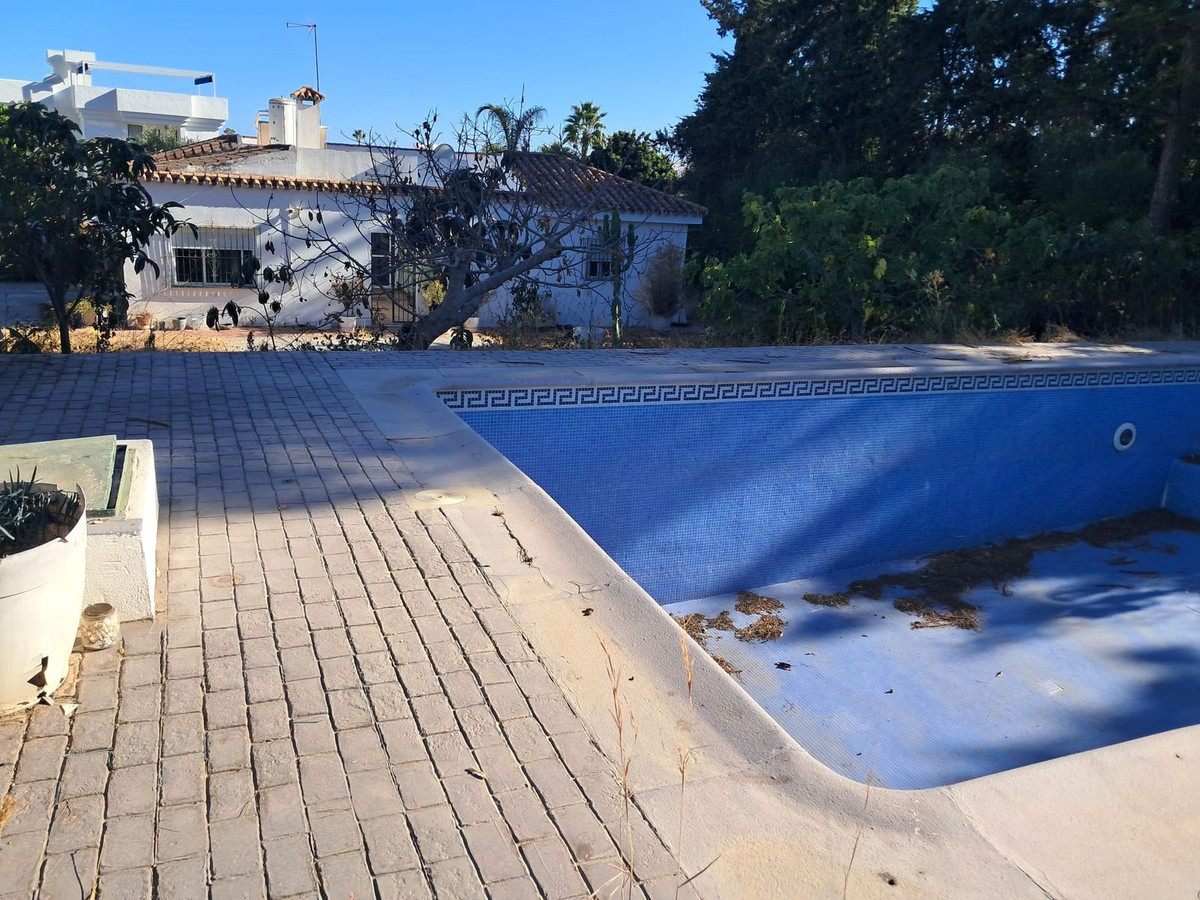5 Bed Townhouse for sale in Estepona Costa Del Sol, Málaga, Spain