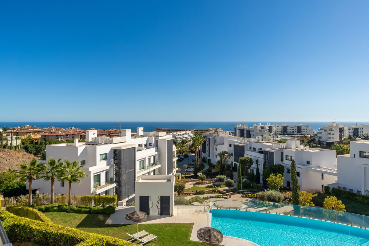 3 Bed Apartment for sale in Fuengirola Costa Del Sol, Málaga, Spain