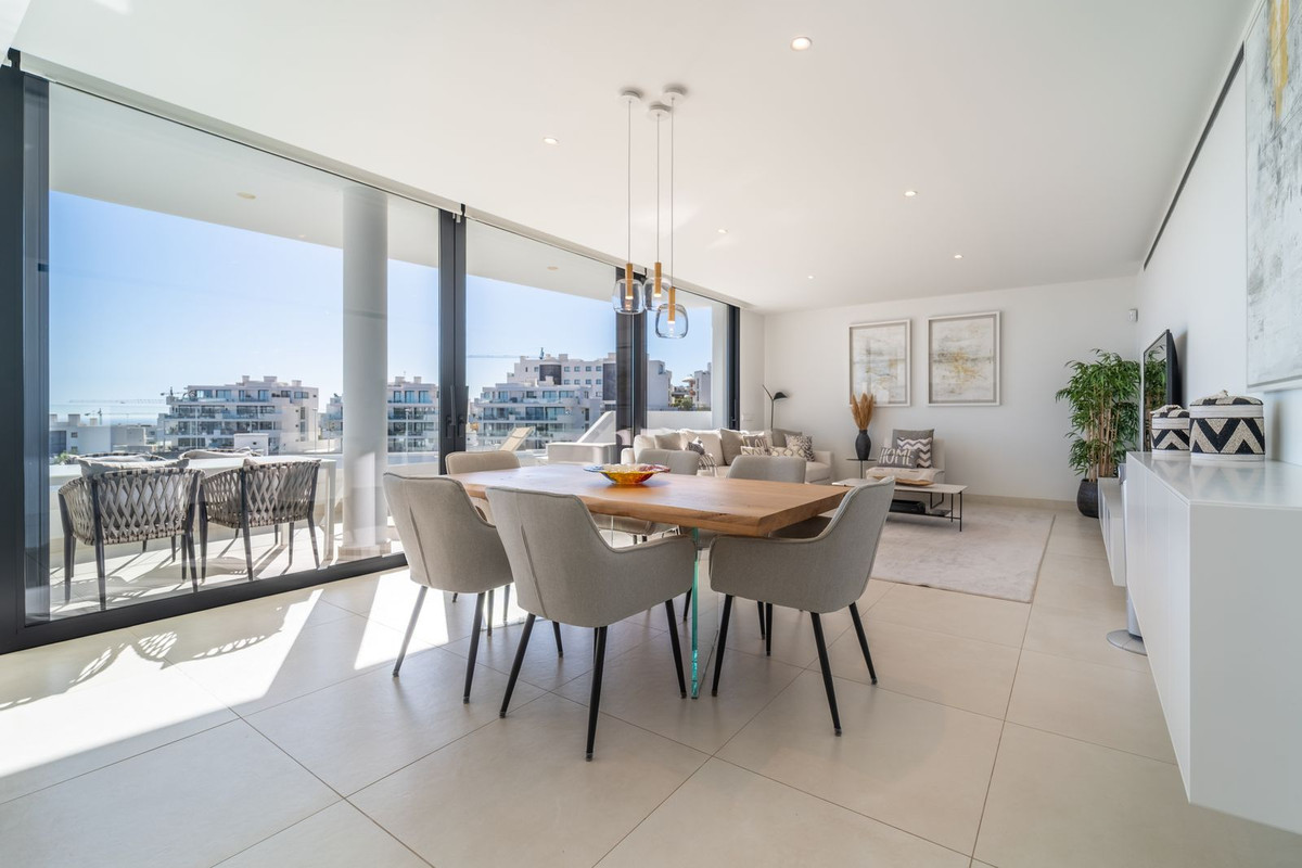 3 Bed Apartment for sale in Fuengirola Costa Del Sol, Málaga, Spain