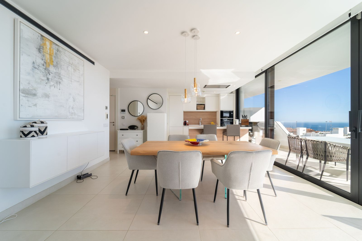 3 Bed Apartment for sale in Fuengirola Costa Del Sol, Málaga, Spain