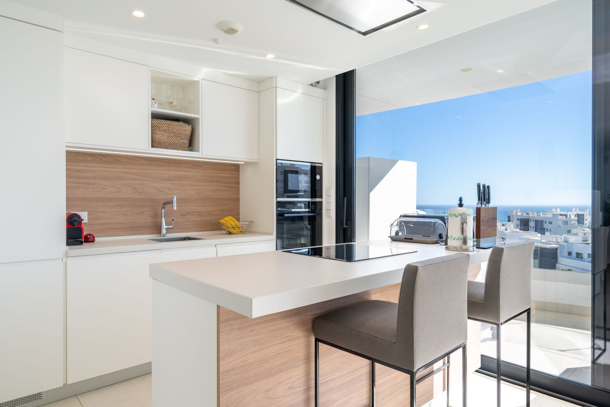 3 Bed Apartment for sale in Fuengirola Costa Del Sol, Málaga, Spain