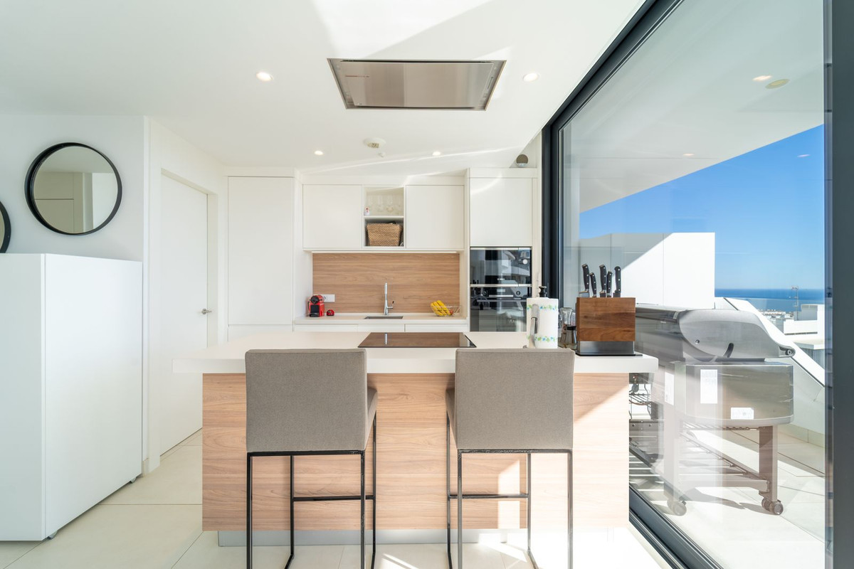 3 Bed Apartment for sale in Fuengirola Costa Del Sol, Málaga, Spain