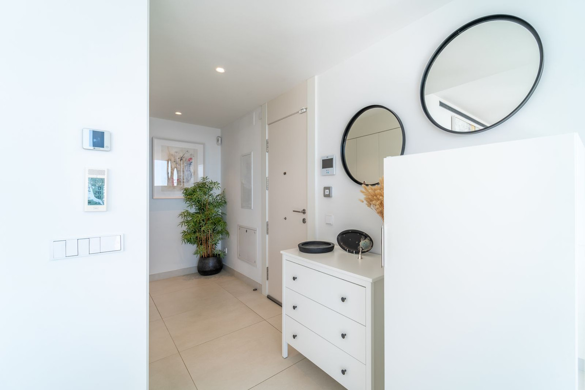 3 Bed Apartment for sale in Fuengirola Costa Del Sol, Málaga, Spain