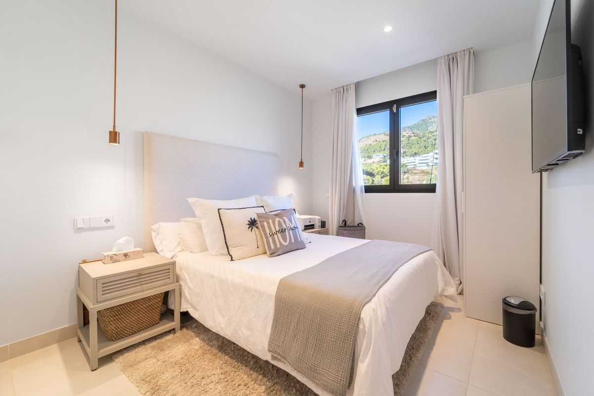 3 Bed Apartment for sale in Fuengirola Costa Del Sol, Málaga, Spain