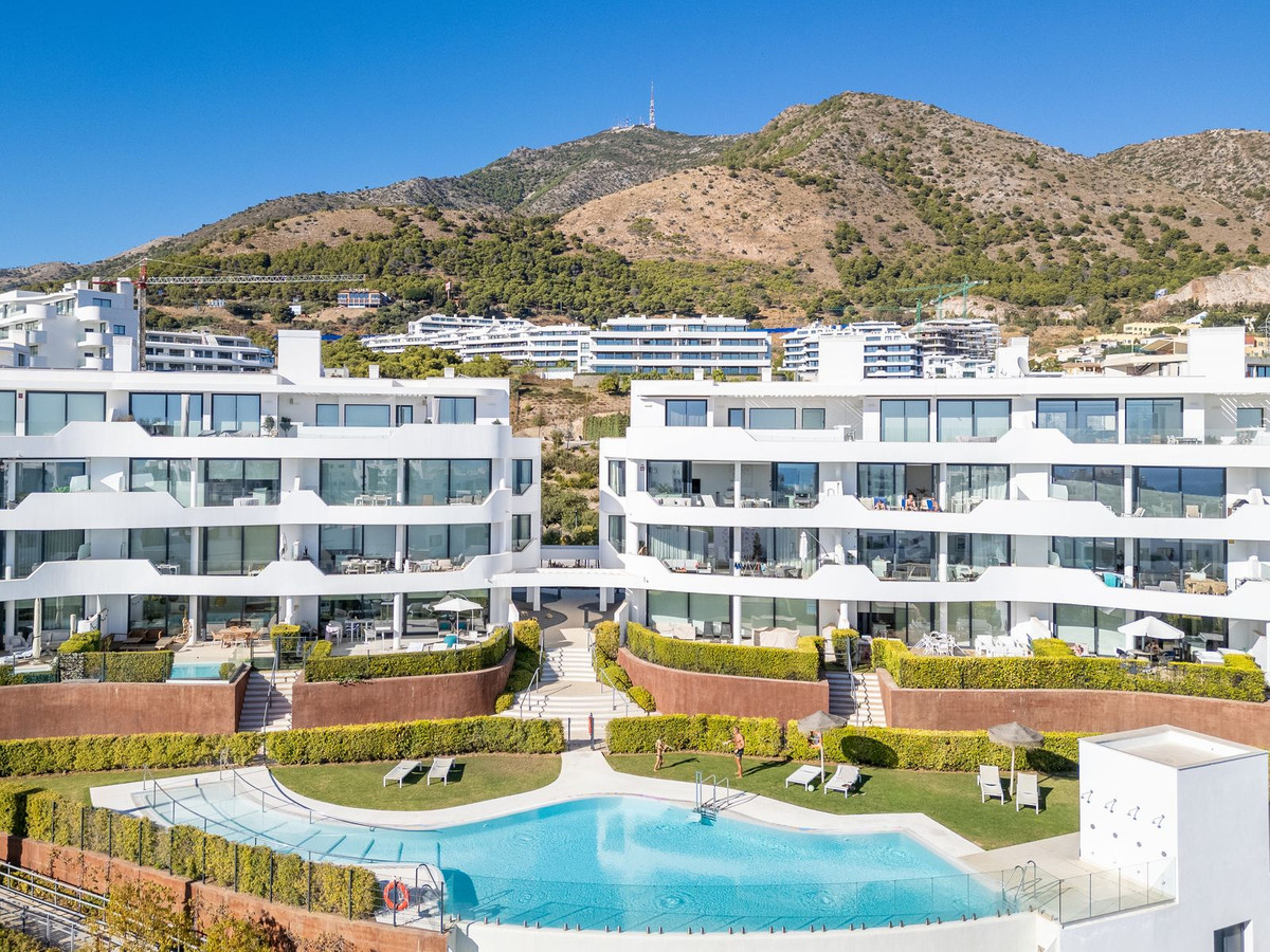 3 Bed Apartment for sale in Fuengirola Costa Del Sol, Málaga, Spain