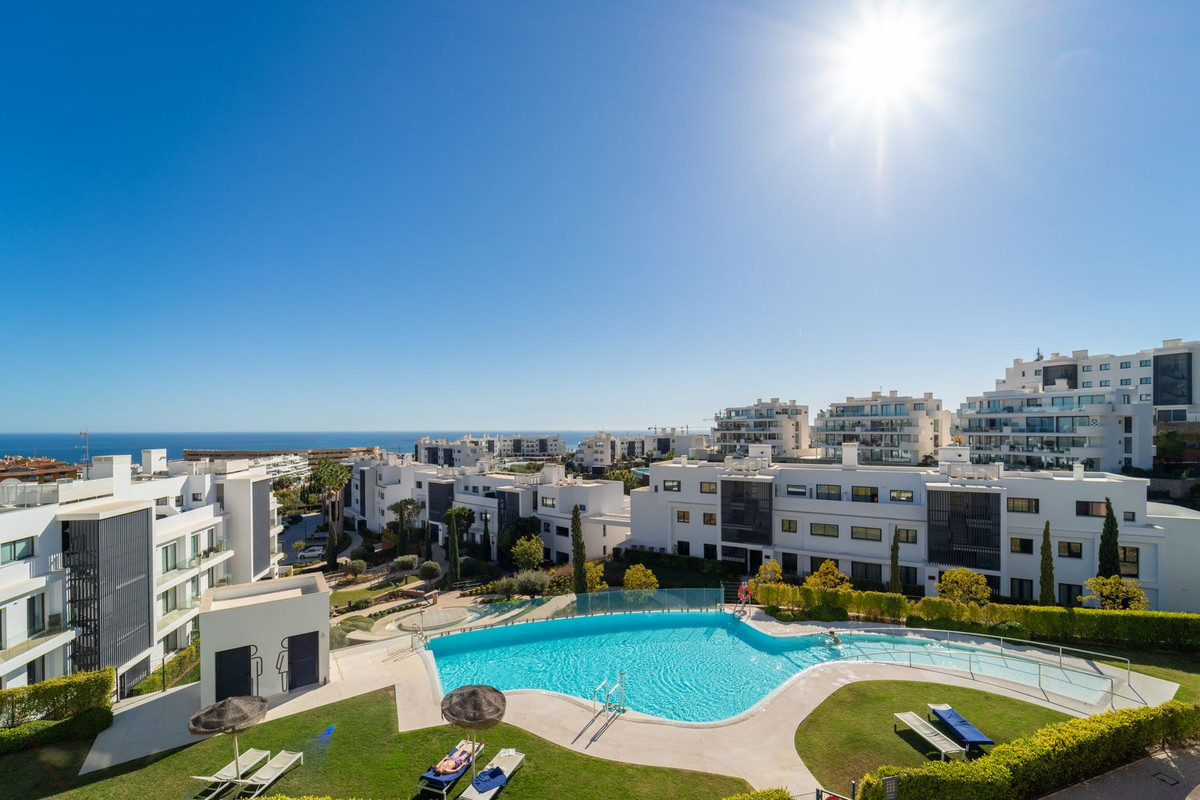3 Bed Apartment for sale in Fuengirola Costa Del Sol, Málaga, Spain