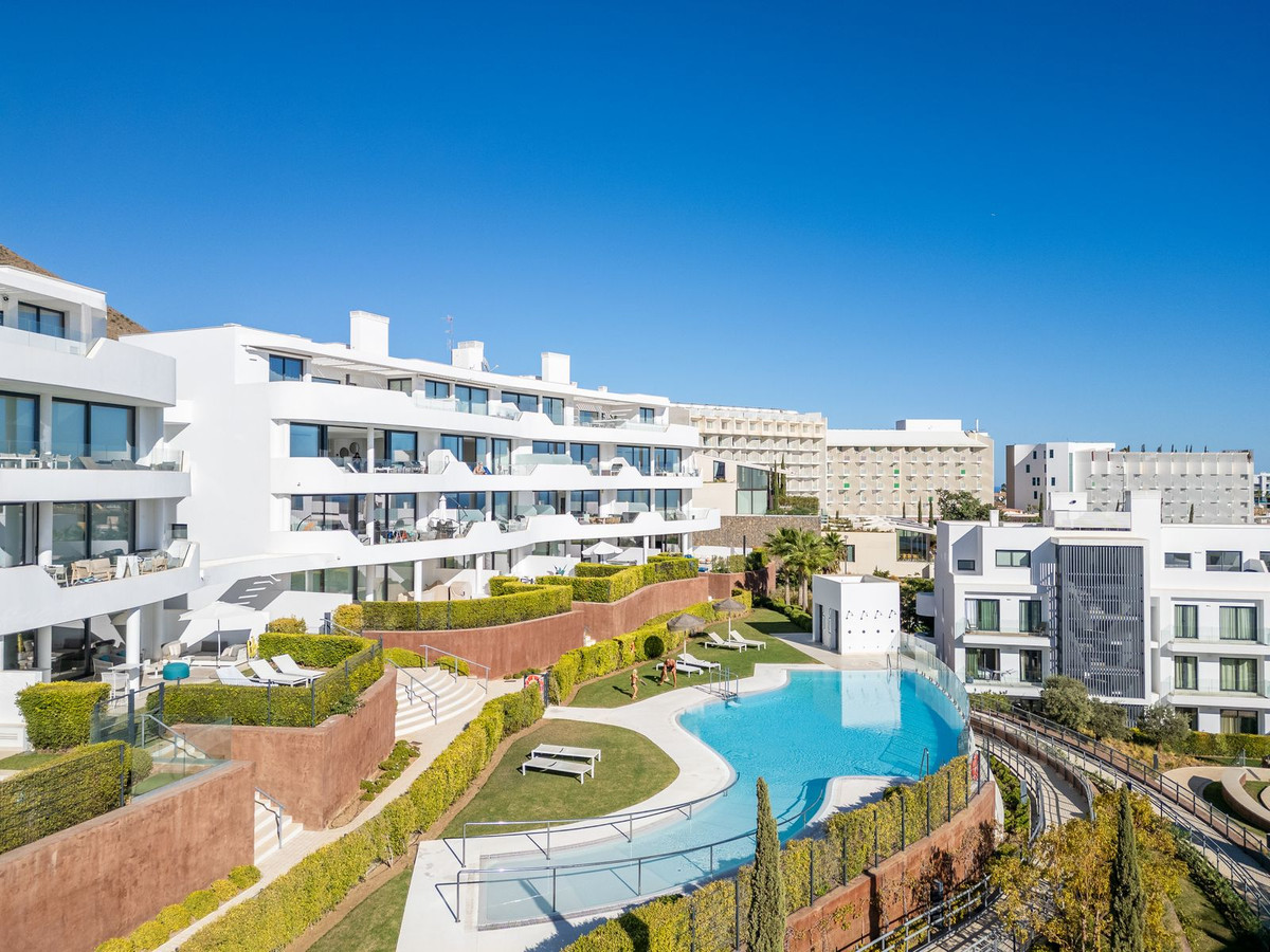 3 Bed Apartment for sale in Fuengirola Costa Del Sol, Málaga, Spain