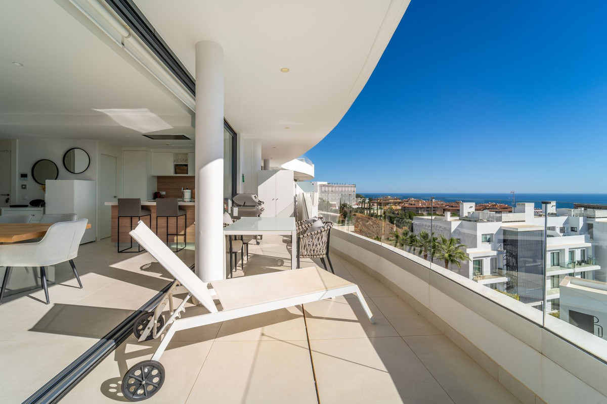 3 Bed Apartment for sale in Fuengirola Costa Del Sol, Málaga, Spain