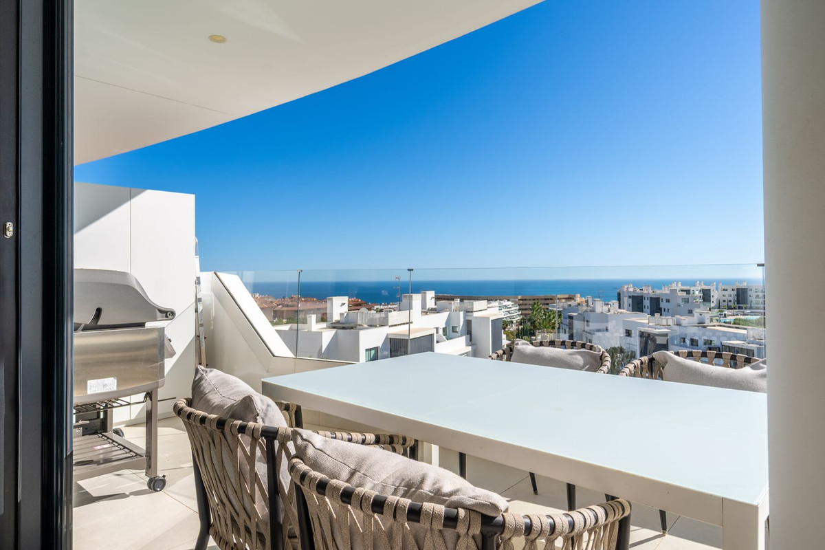3 Bed Apartment for sale in Fuengirola Costa Del Sol, Málaga, Spain