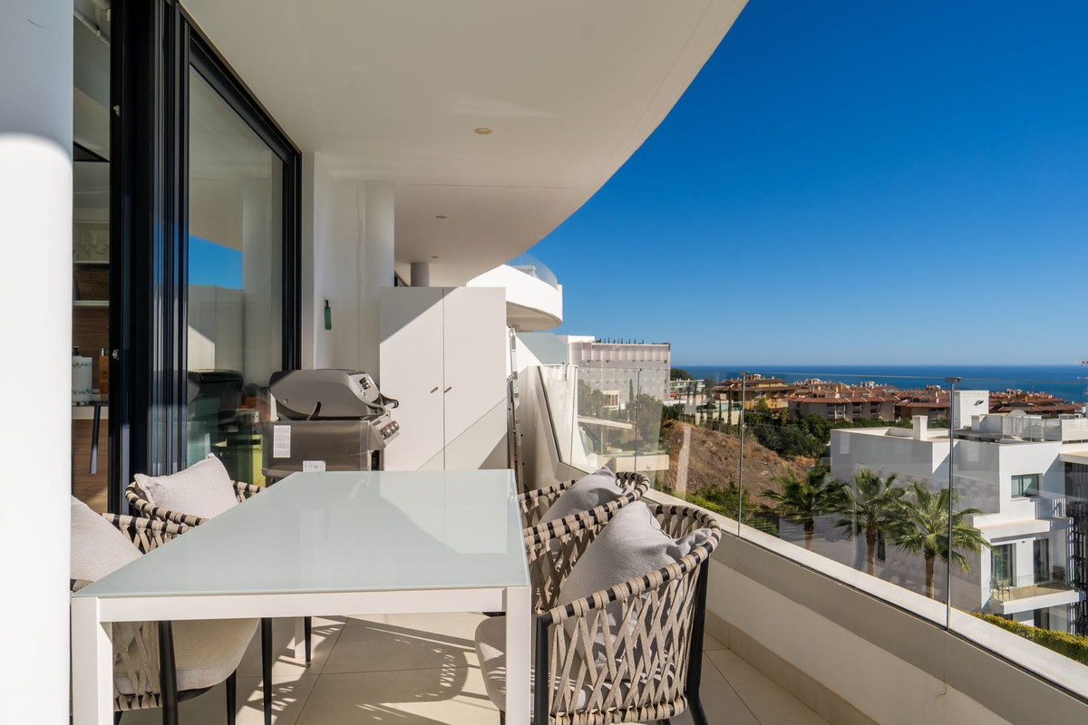 3 Bed Apartment for sale in Fuengirola Costa Del Sol, Málaga, Spain