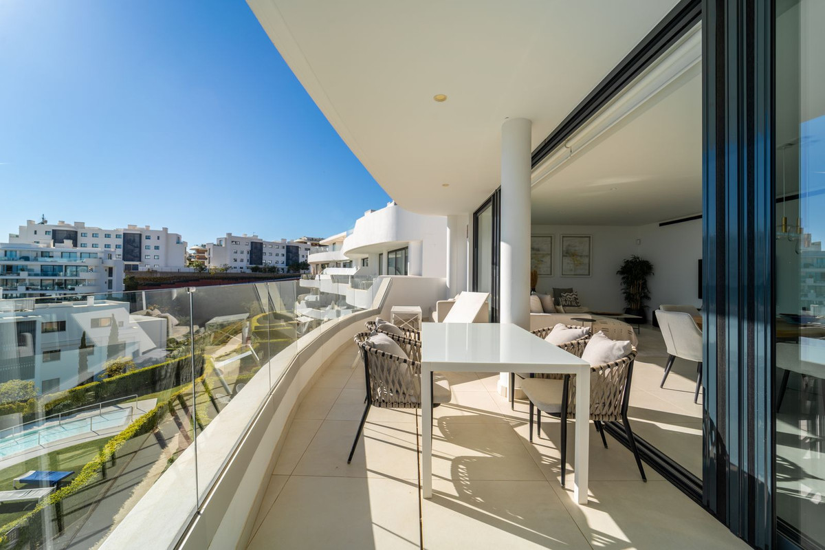 3 Bed Apartment for sale in Fuengirola Costa Del Sol, Málaga, Spain