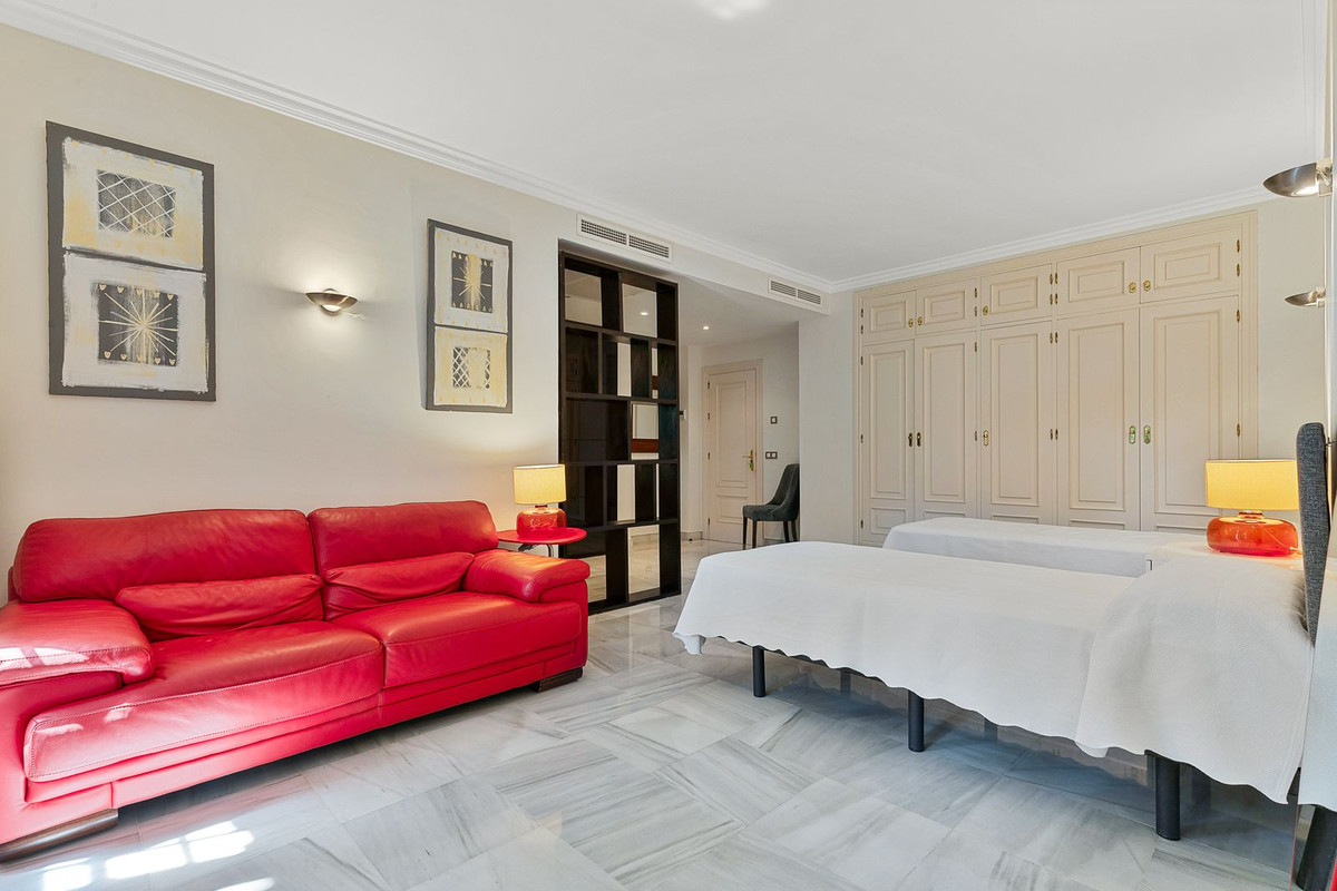 Se vende Villa - Chalet de 5 dormitorios en Costa Del Sol, Málaga, España